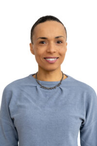 <p>   <strong><span style="color:#cd1719;font-size:20px;">Flittner, Azize</span></strong><br>   Die Nebenwirkungen (Carina) </p>