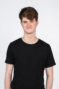 <p>   <strong><span style="color:#cd1719; font-size:20px;">Vos, Kai Benno</span></strong><br>   Biedermann und die Brandstifter (Polizist / Dr. phil.)<br>   Zwei Herren von Real Madrid (Stürmer)<br>   Warten auf Godot (Estragon)<br>   Minna von Barnhelm (Just) </p>